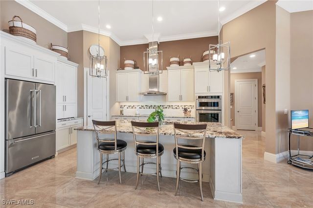 9087 Breakwater DR, Naples, FL 34120