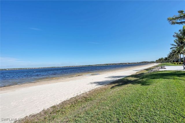 9087 Breakwater DR, Naples, FL 34120