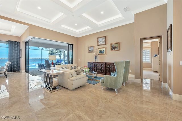 9087 Breakwater DR, Naples, FL 34120