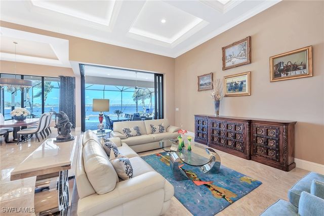 9087 Breakwater DR, Naples, FL 34120