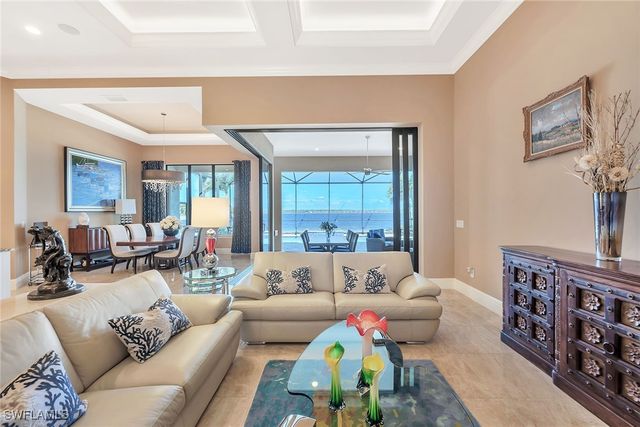 9087 Breakwater DR, Naples, FL 34120