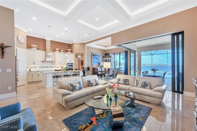 9087 Breakwater DR, Naples, FL 34120