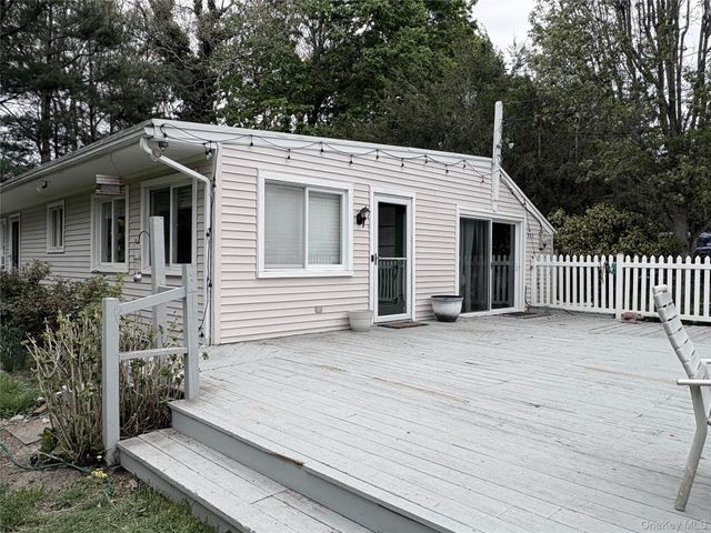 531 Montauk Highway, Westhampton Beach, NY 11978