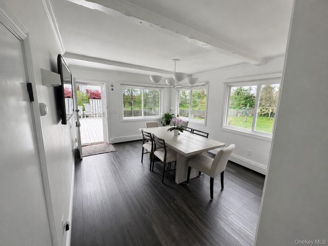 531 Montauk Highway, Westhampton Beach, NY 11978