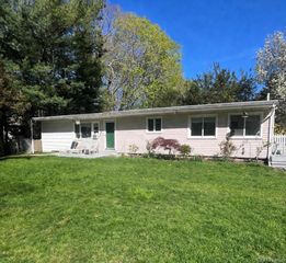 531 Montauk Highway, Westhampton Beach, NY 11978