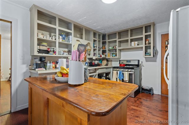 708 NE A Street, Ardmore, OK 73401