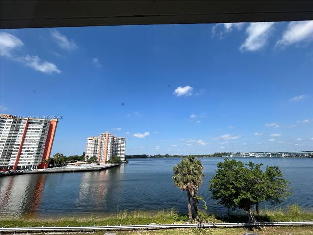 18601 NE 14th Ave 407, Miami, FL 33179