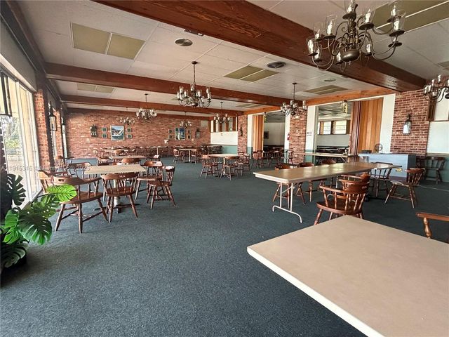 18601 NE 14th Ave 407, Miami, FL 33179