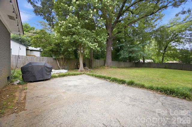 2727 Springway Drive, Charlotte, NC 28205