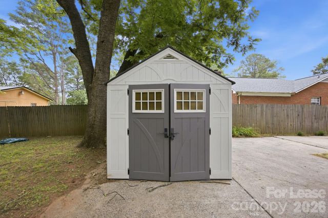 2727 Springway Drive, Charlotte, NC 28205