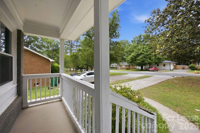2727 Springway Drive, Charlotte, NC 28205