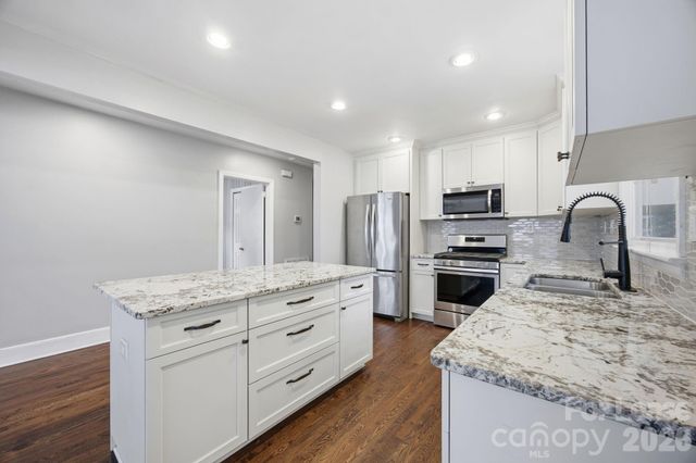 2727 Springway Drive, Charlotte, NC 28205