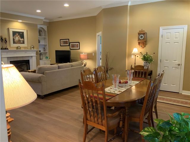 902 Bluffside Drive, Huntsville, AR 72740