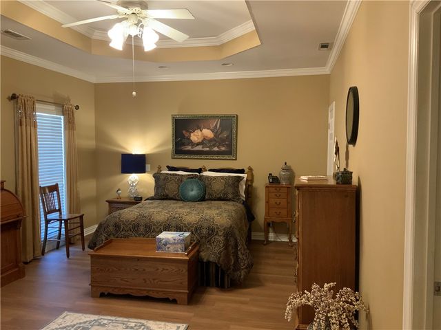 902 Bluffside Drive, Huntsville, AR 72740