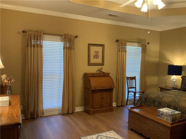 902 Bluffside Drive, Huntsville, AR 72740