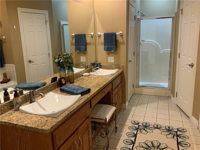 902 Bluffside Drive, Huntsville, AR 72740