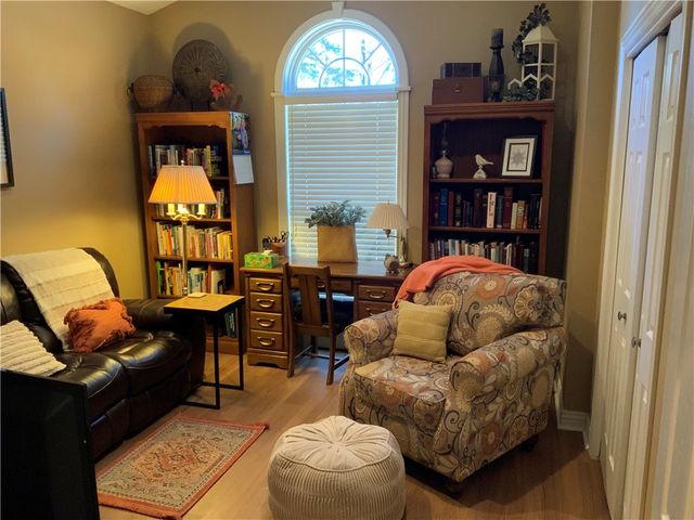 902 Bluffside Drive, Huntsville, AR 72740