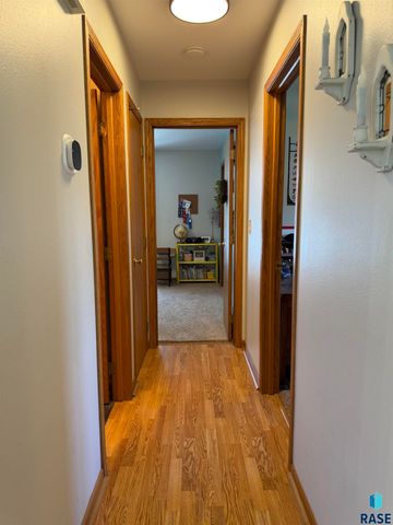 6204 N Purple Martin Ave Avenue, Sioux Falls, SD 57107