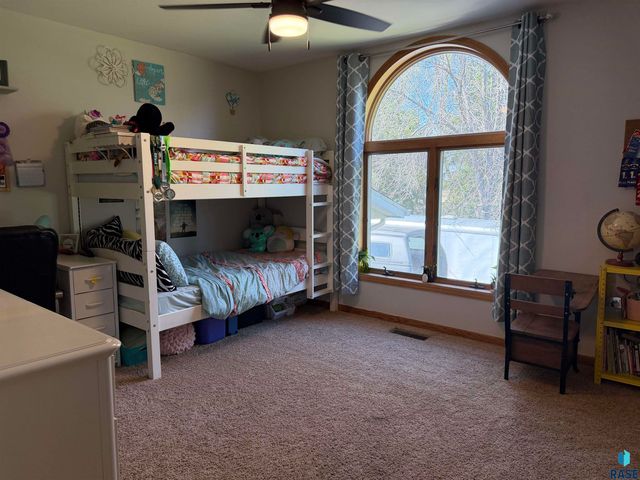 6204 N Purple Martin Ave Avenue, Sioux Falls, SD 57107