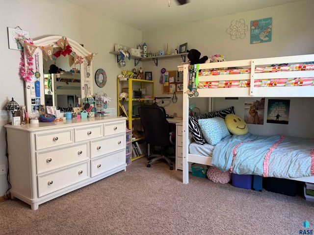 6204 N Purple Martin Ave Avenue, Sioux Falls, SD 57107