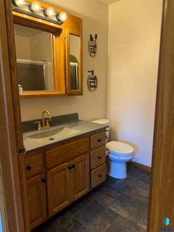 6204 N Purple Martin Ave Avenue, Sioux Falls, SD 57107