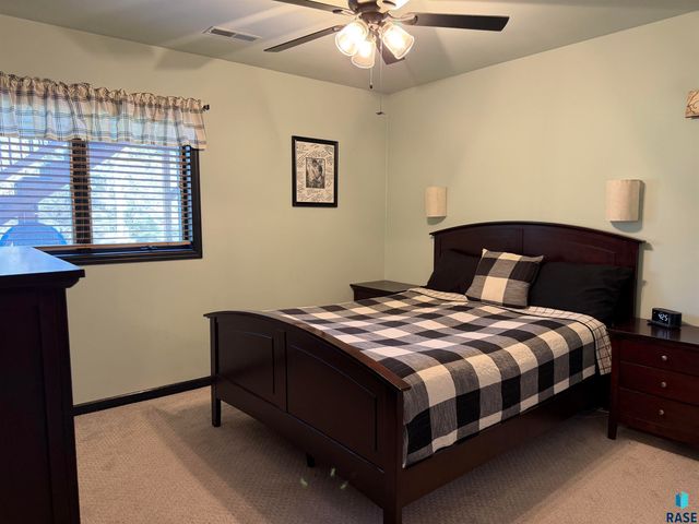6204 N Purple Martin Ave Avenue, Sioux Falls, SD 57107