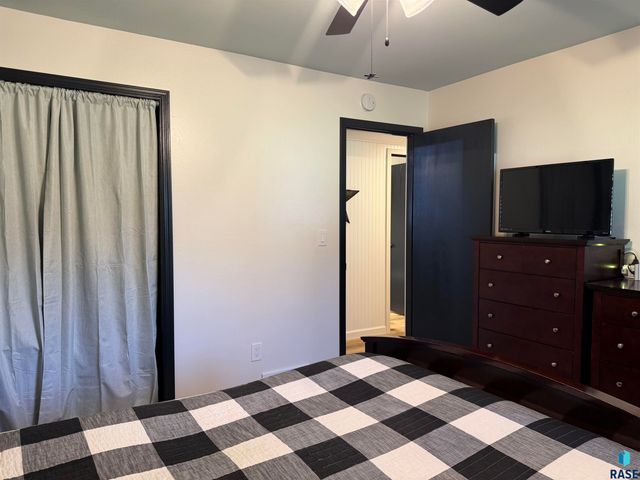 6204 N Purple Martin Ave Avenue, Sioux Falls, SD 57107