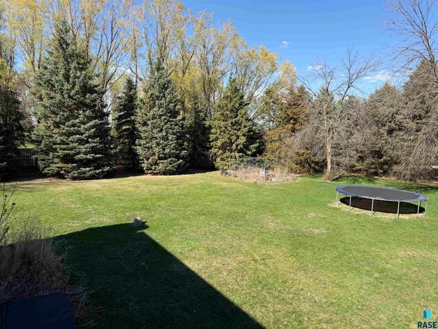 6204 N Purple Martin Ave Avenue, Sioux Falls, SD 57107