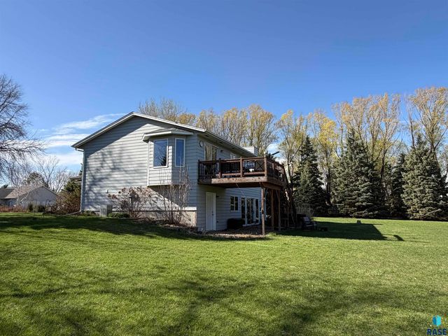 6204 N Purple Martin Ave Avenue, Sioux Falls, SD 57107