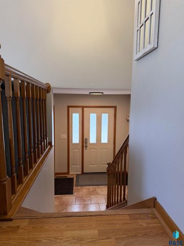 6204 N Purple Martin Ave Avenue, Sioux Falls, SD 57107