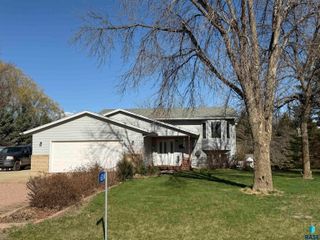 6204 N Purple Martin Ave Avenue, Sioux Falls, SD 57107