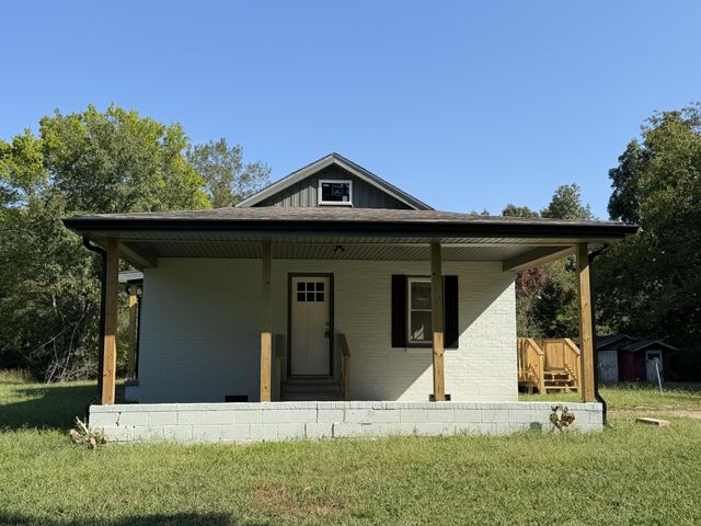 3015 Greenhill Dr, Centerville, TN 37033