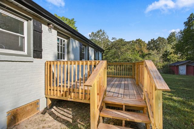 3015 Greenhill Dr, Centerville, TN 37033