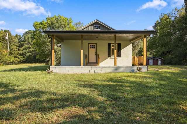 3015 Greenhill Dr, Centerville, TN 37033