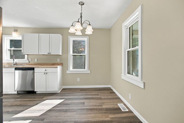 3015 Greenhill Dr, Centerville, TN 37033