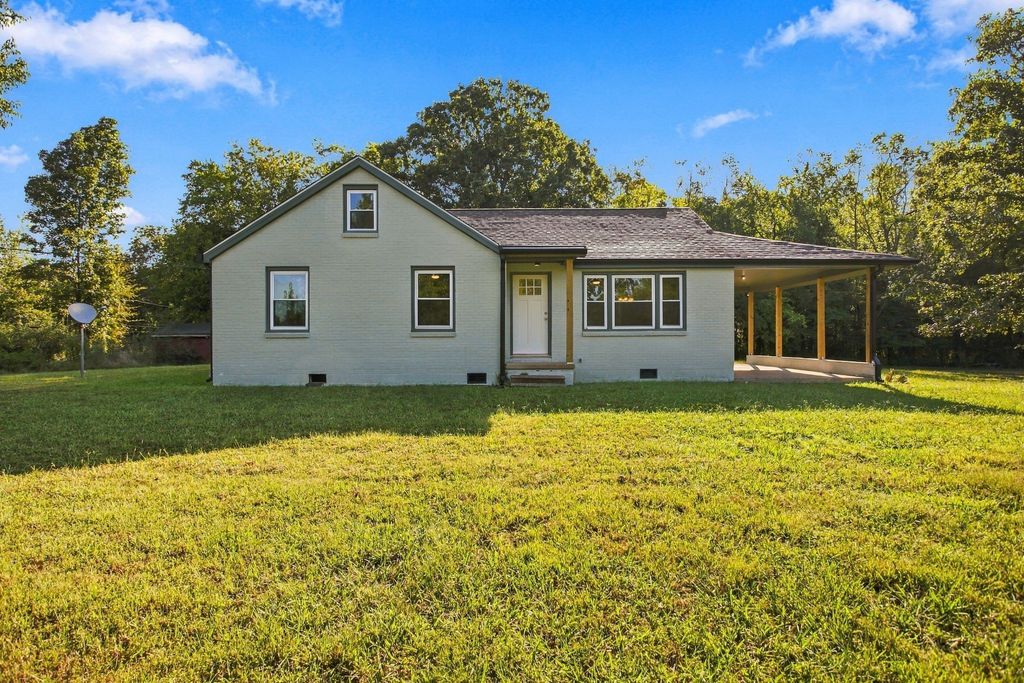 3015 Greenhill Dr, Centerville, TN 37033