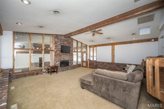 437 Hoffmeister Avenue, St Louis, MO 63125