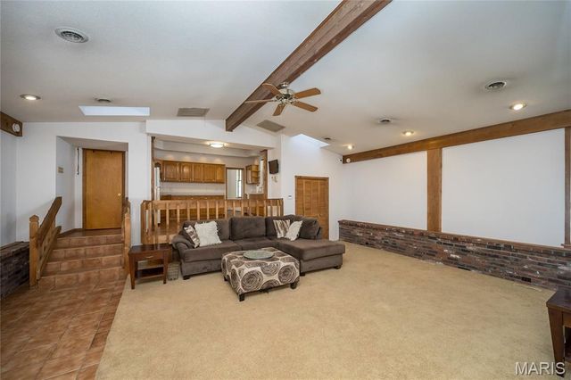 437 Hoffmeister Avenue, St Louis, MO 63125