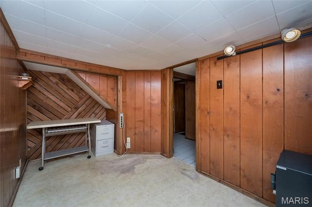 437 Hoffmeister Avenue, St Louis, MO 63125