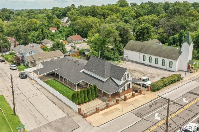 437 Hoffmeister Avenue, St Louis, MO 63125