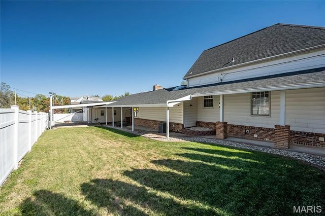 437 Hoffmeister Avenue, St Louis, MO 63125