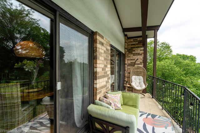 1400 N Yarmouth Place 413, Mount Prospect, IL 60056