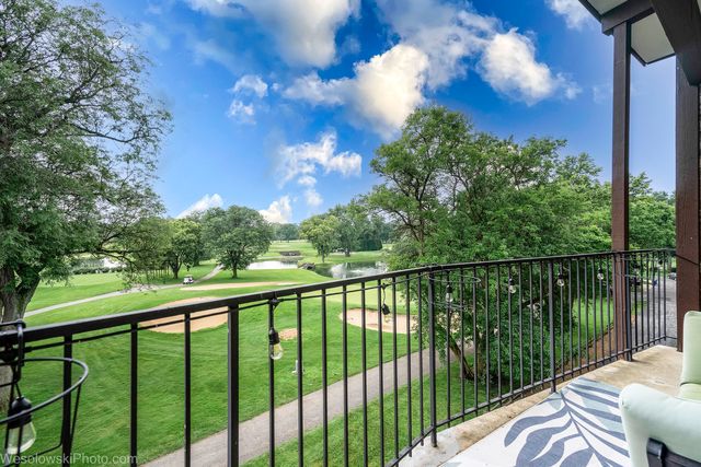 1400 N Yarmouth Place 413, Mount Prospect, IL 60056