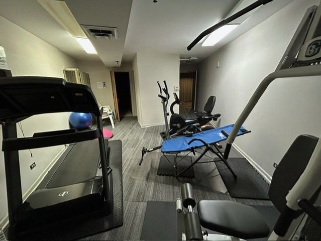 1400 N Yarmouth Place 413, Mount Prospect, IL 60056