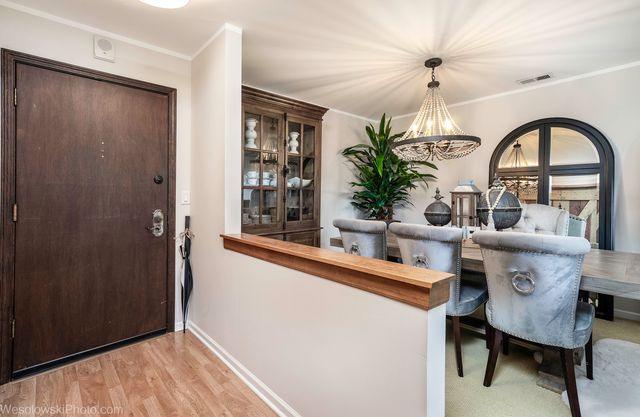 1400 N Yarmouth Place 413, Mount Prospect, IL 60056