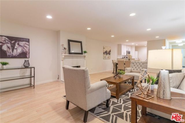 1940 N Highland Avenue 42, Los Angeles, CA 90068