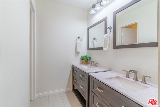 1940 N Highland Avenue 42, Los Angeles, CA 90068