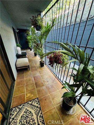 1940 N Highland Avenue 42, Los Angeles, CA 90068