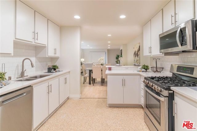 1940 N Highland Avenue 42, Los Angeles, CA 90068