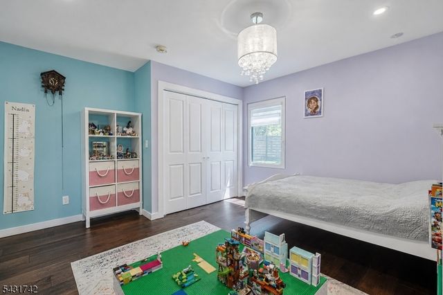 40 Schirra Dr, Wanaque Boro, NJ 07465